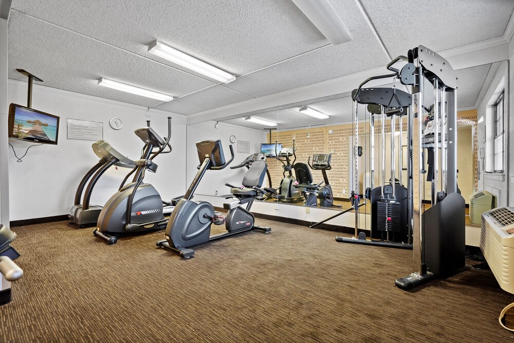 La Quinta Inn by Wyndham Costa Mesa / Newport Beach