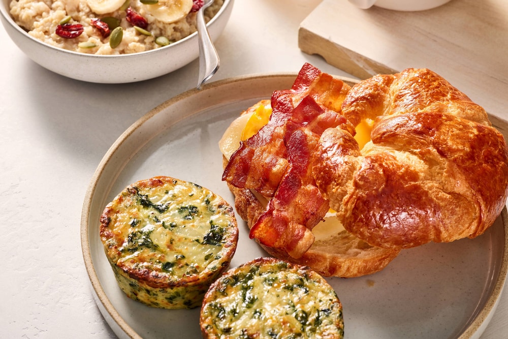 Breakfast meal, Residence Inn by Marriott Seattle Northeast-Bothell