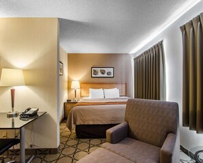 Standard Room, 1 King Bed, Non Smoking, Ground Floor | Premium bedding, pillowtop beds, desk, laptop workspace