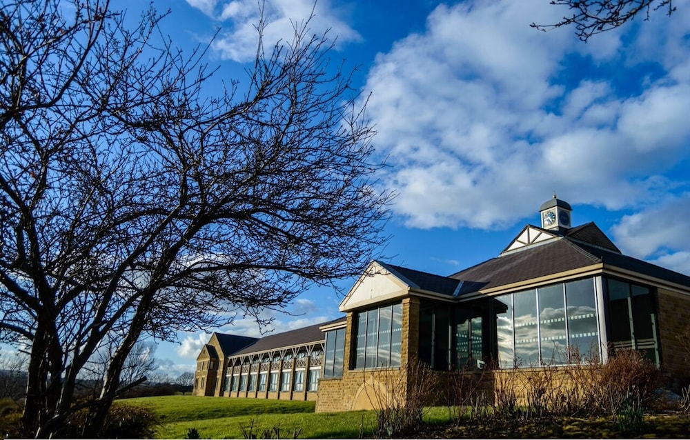 Exterior, Holiday Inn Brighouse, an IHG Hotel