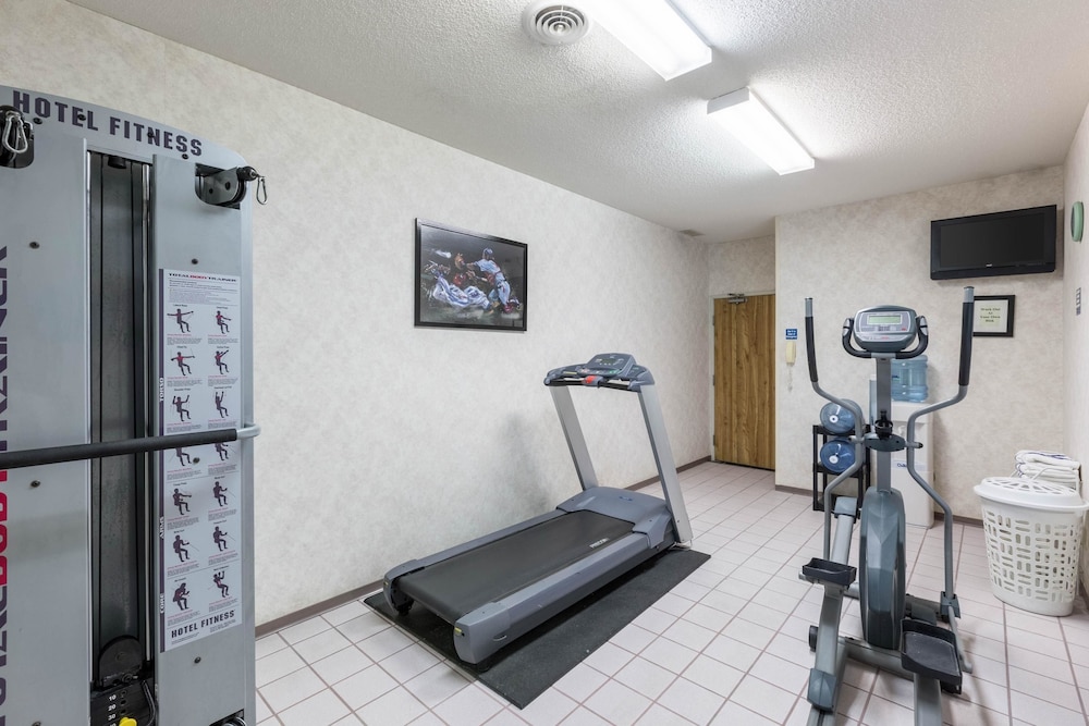 Fitness facility, Quality Inn