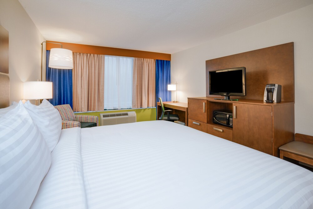 Holiday Inn Express & Suites Ft. Washington - Philadelphia, an IHG Hotel