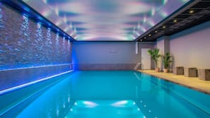 Indendørs pool