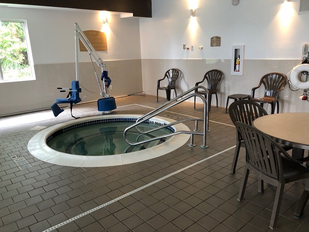 Comfort Inn Glenmont Albany South in Glenmont Best Rates & Deals on