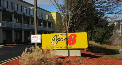 Super 8 by Wyndham New Cumberland