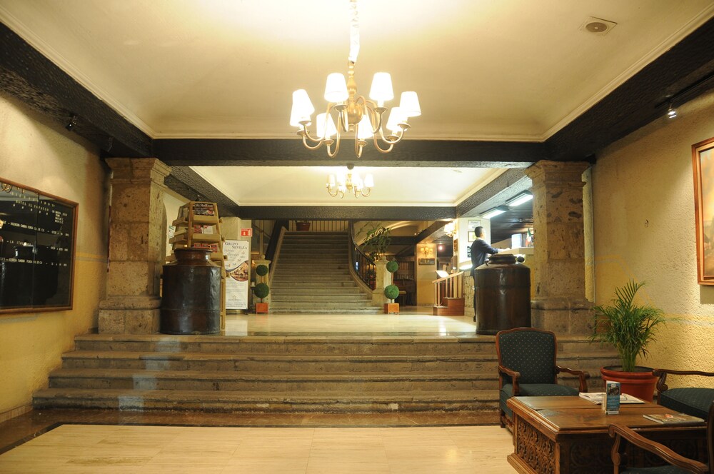 Lobby sitting area, Radisson Hotel Tapatio Guadalajara