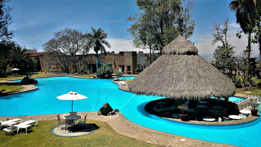 Indoor/outdoor pool, Radisson Hotel Tapatio Guadalajara