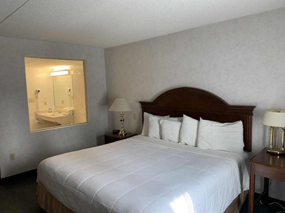 Room, Rodeway Inn Fallsview