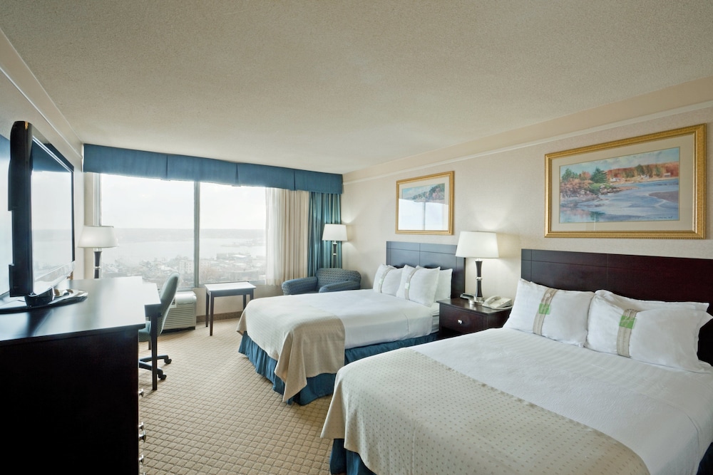 Holiday Inn Portland-By the Bay, an IHG Hotel