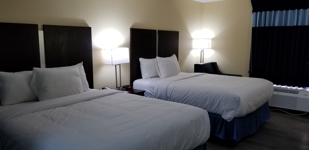 Room, Days Inn by Wyndham Muscle Shoals Florence