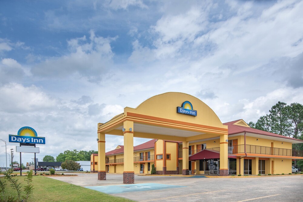 Days Inn by Wyndham Muscle Shoals Florence