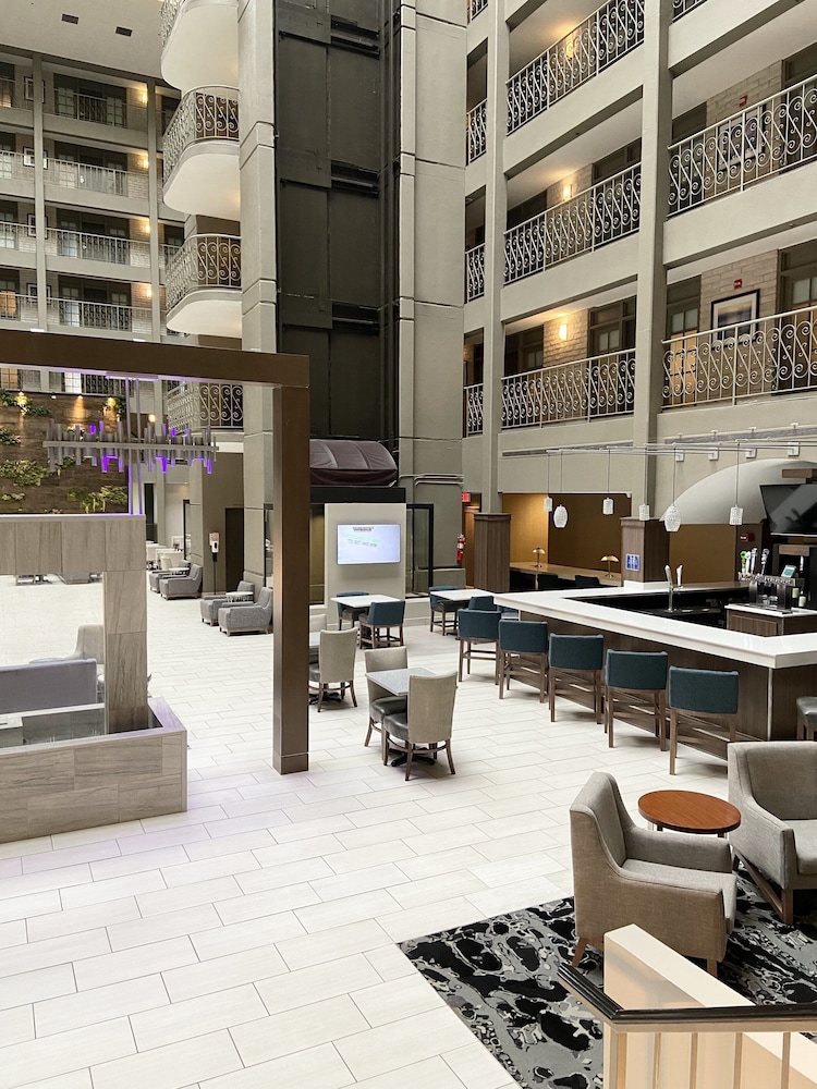 Interior, Embassy Suites Chicago - Schaumburg - Woodfield