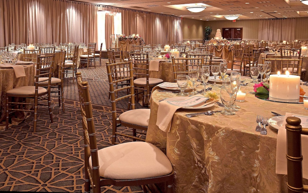 Embassy Suites Chicago - Schaumburg - Woodfield