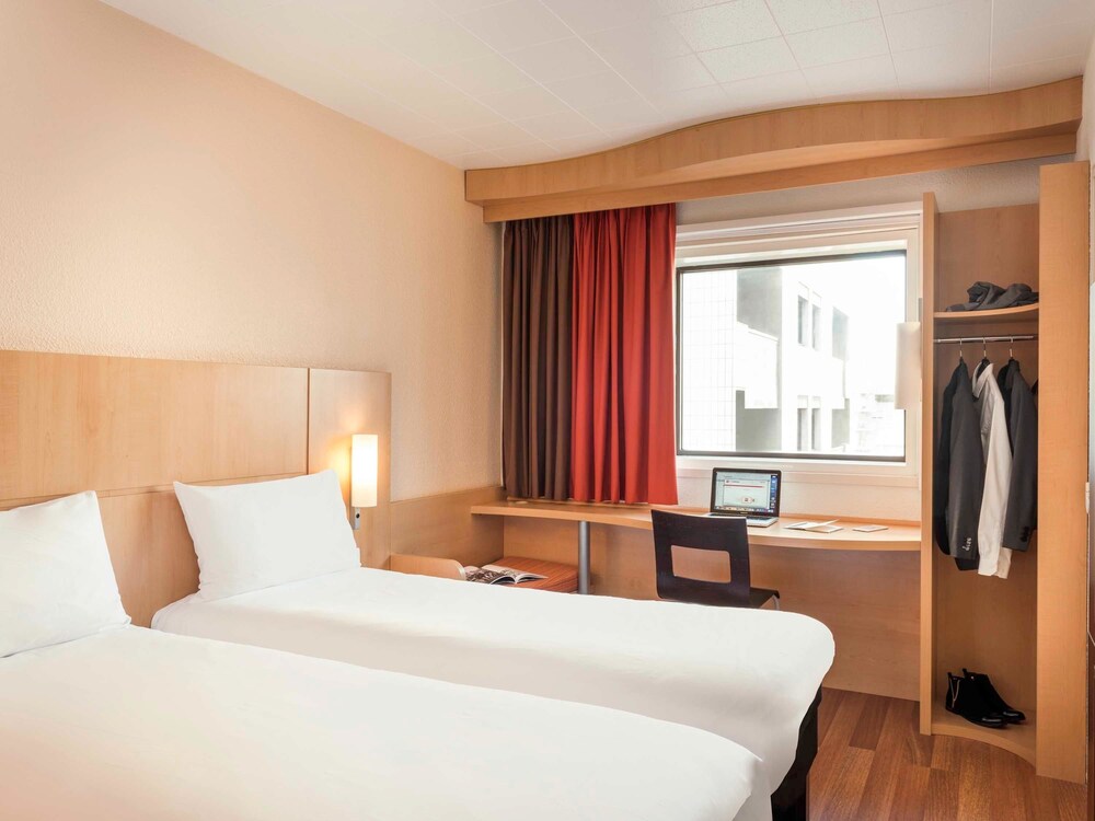 Hotel Ibis Paris La D Ef Bf Bdfense Courbevoie Hotel Ibis Paris La D Ef Bf Bdfense Courbevoie