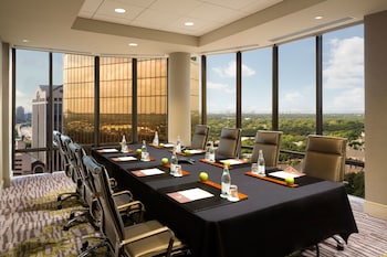 DoubleTree by Hilton Hotel Dallas Campbell Centre, Dallas – Preços atualizados 2023
