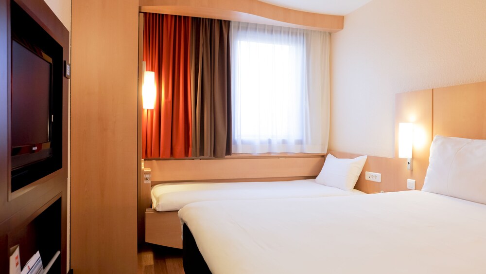 Hotel Ibis Gare La Part Dieu Lyon Hotel Ibis Gare La Part Dieu Lyon