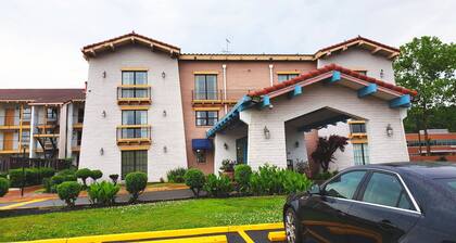 Days Inn by Wyndham Richmond/South