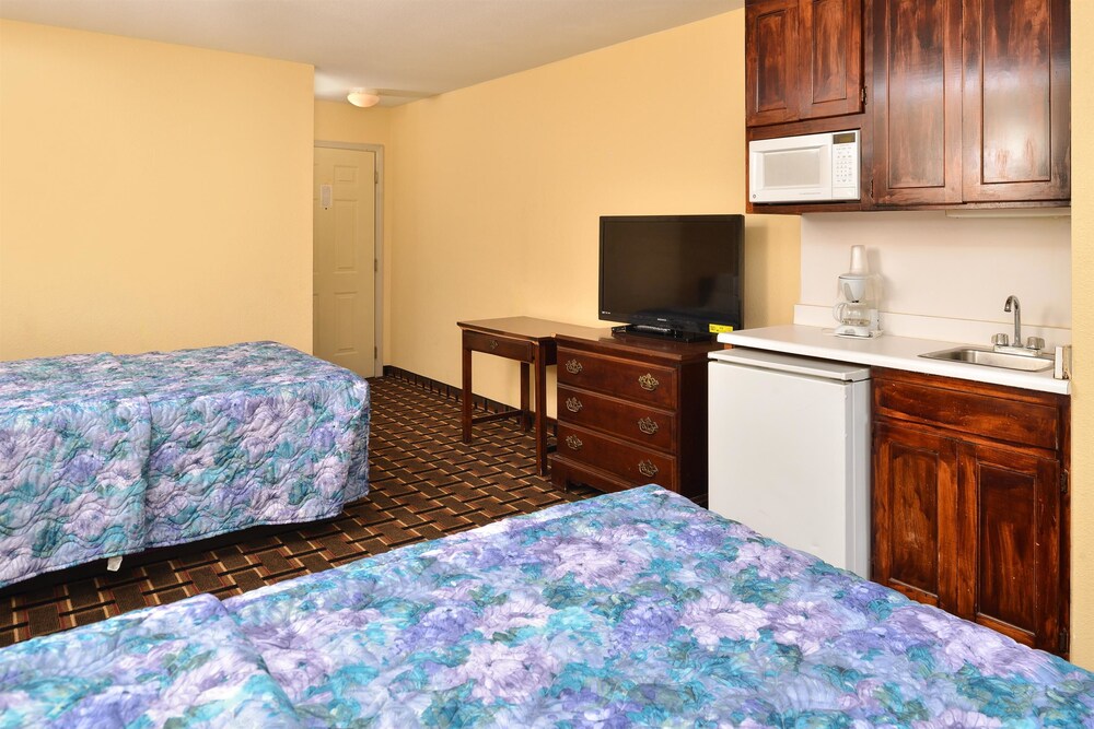 Americas Best Value Inn & Suites Albemarle