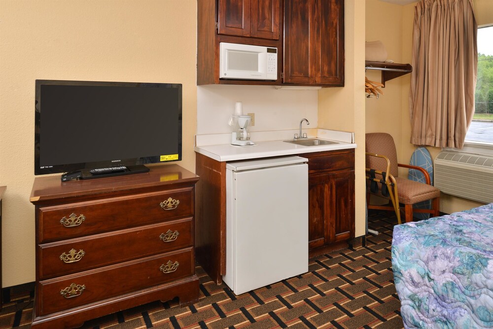 Americas Best Value Inn & Suites Albemarle