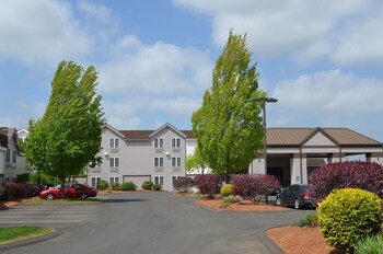 Best Western Hartford Hotel & Suites