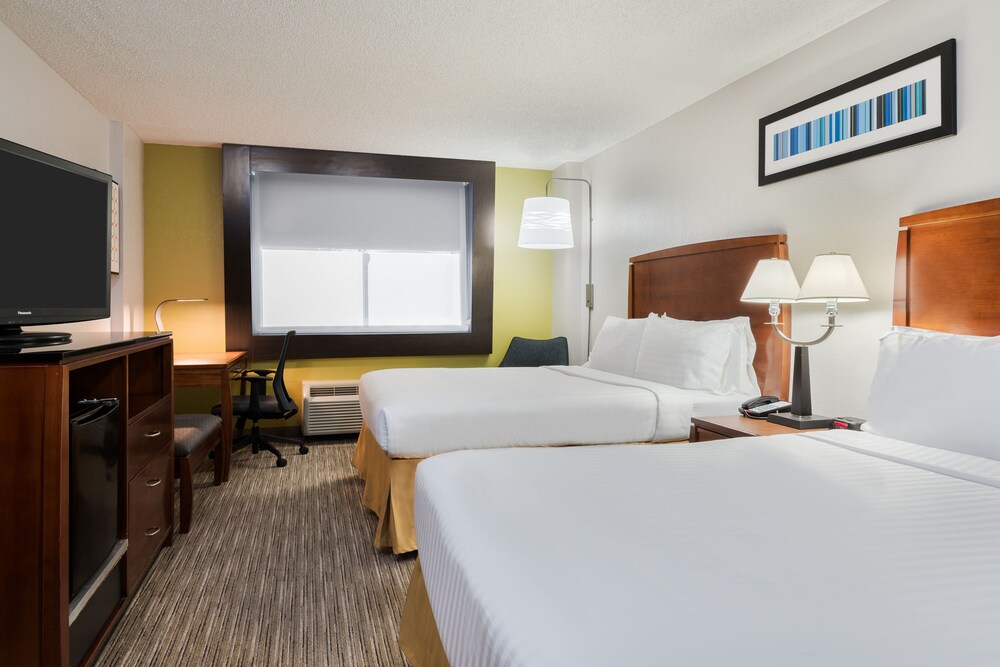 Holiday Inn Express Doral, an IHG Hotel