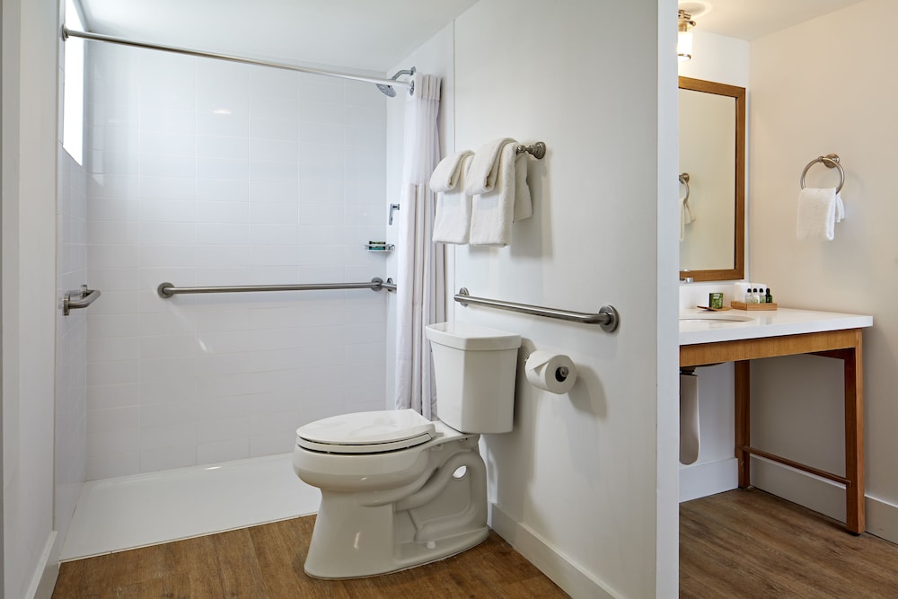 Bathroom, Hadley House Islamorada