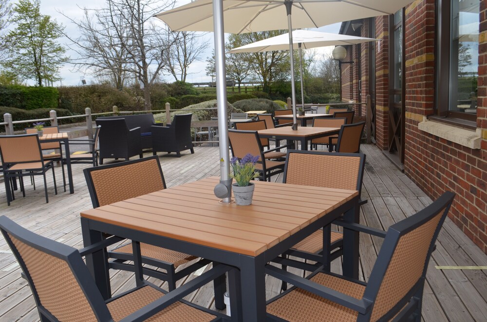 Terrace/patio, DoubleTree by Hilton Swindon