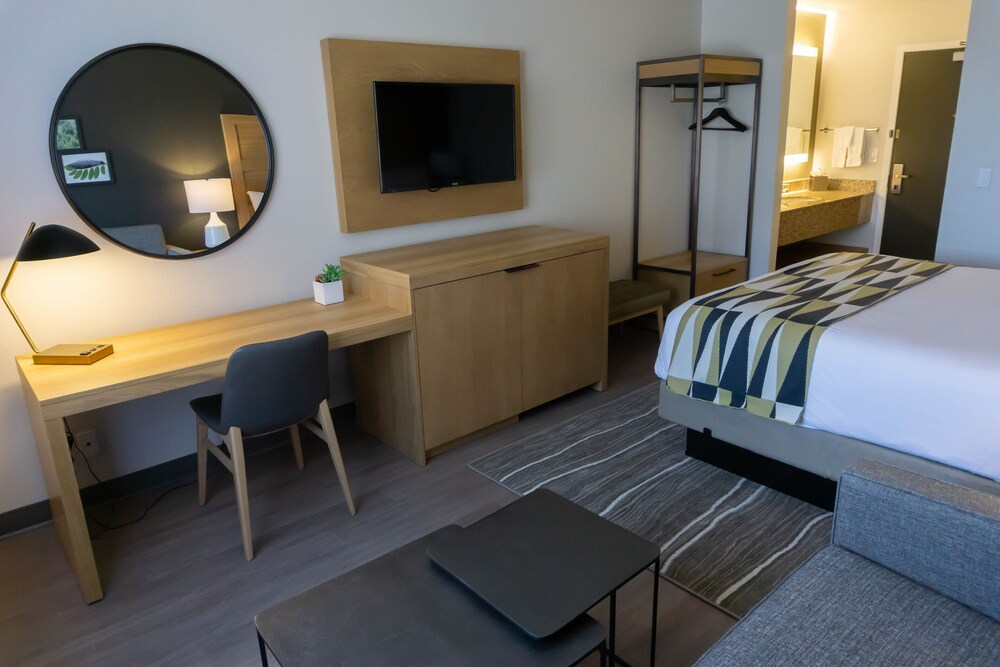 Oxford Suites Redding in Redding Best Rates & Deals on Orbitz