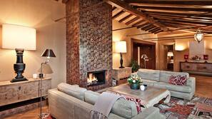 Flat-screen TV, DVD player, heated floors
