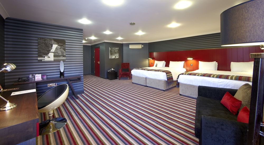 Room, Village Hotel Swindon