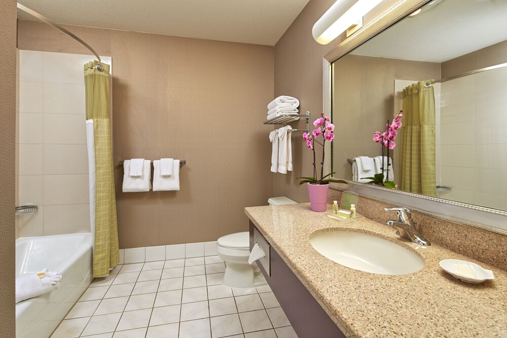 Holiday Inn Hotel and Suites Santa Maria, an IHG Hotel