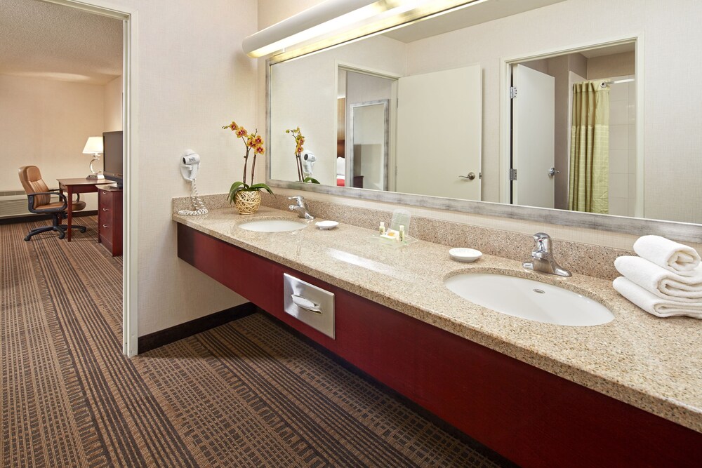 Holiday Inn Hotel and Suites Santa Maria, an IHG Hotel