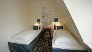 Minibar, skrivebord, strygejern/strygebræt, gratis baby-/barnesenge