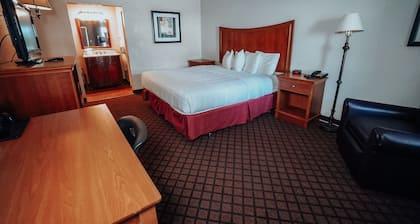 Lamplighter Inn & Suites - North