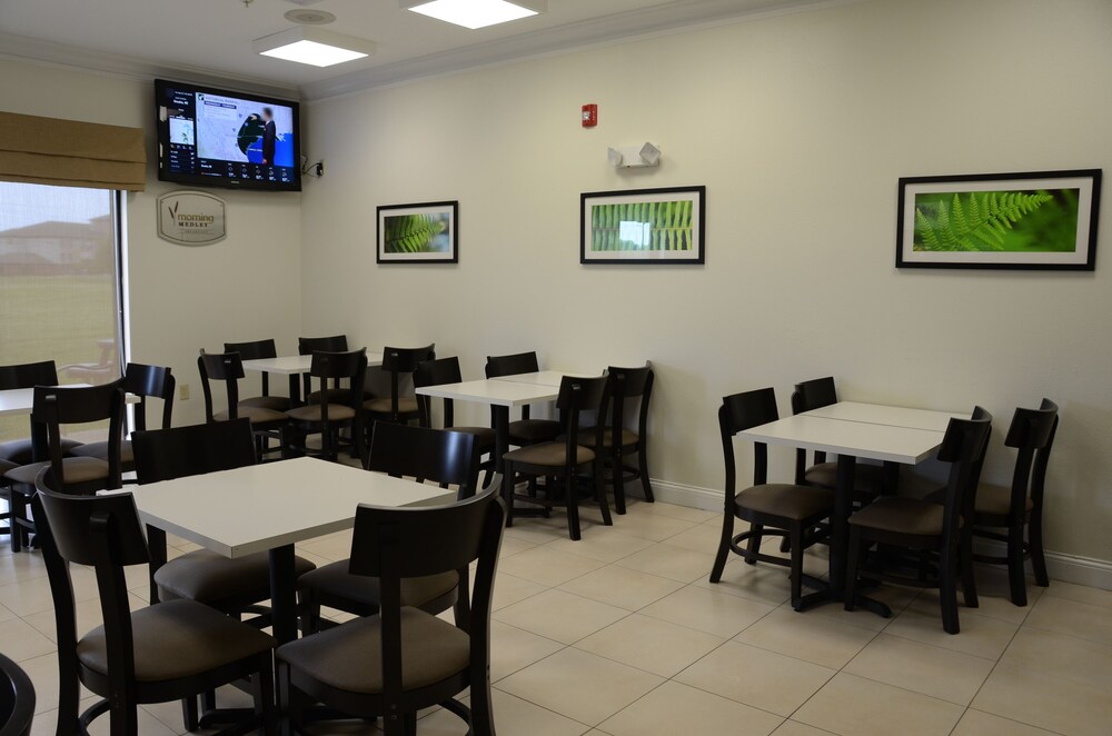 Breakfast area, Sleep Inn & Suites