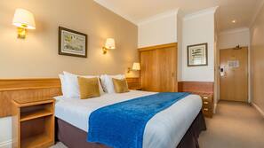 Desk, iron/ironing board, free WiFi, linens