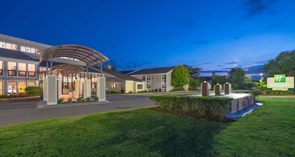 Holiday Inn Hyannis, an IHG Hotel