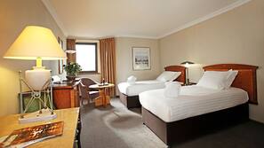 2 bedrooms, in-room safe, desk, laptop workspace