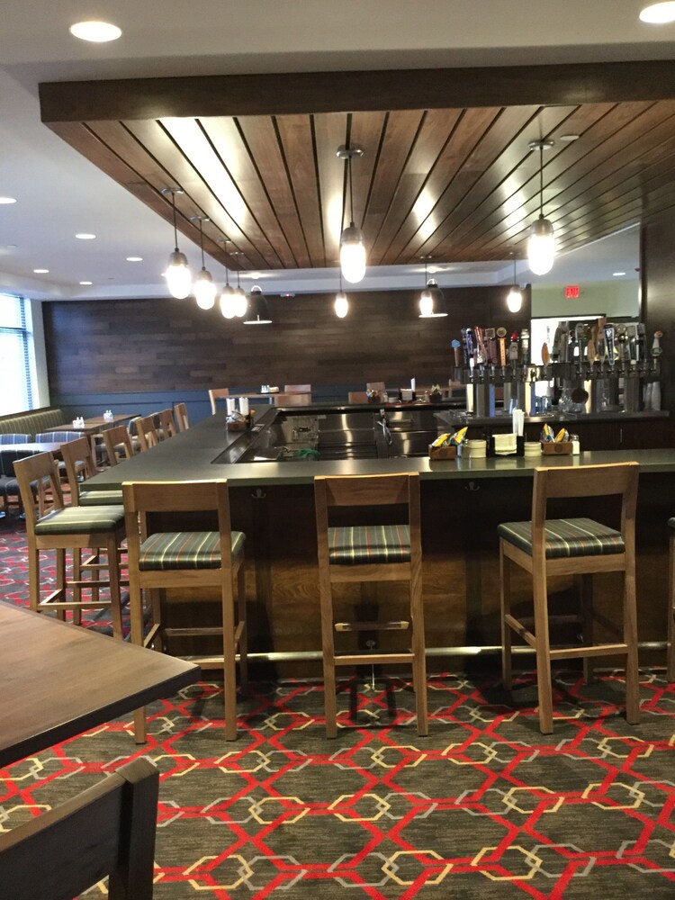 Four Points by Sheraton Detroit Metro Airport