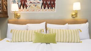 Premium bedding, down duvet, individually decorated, desk