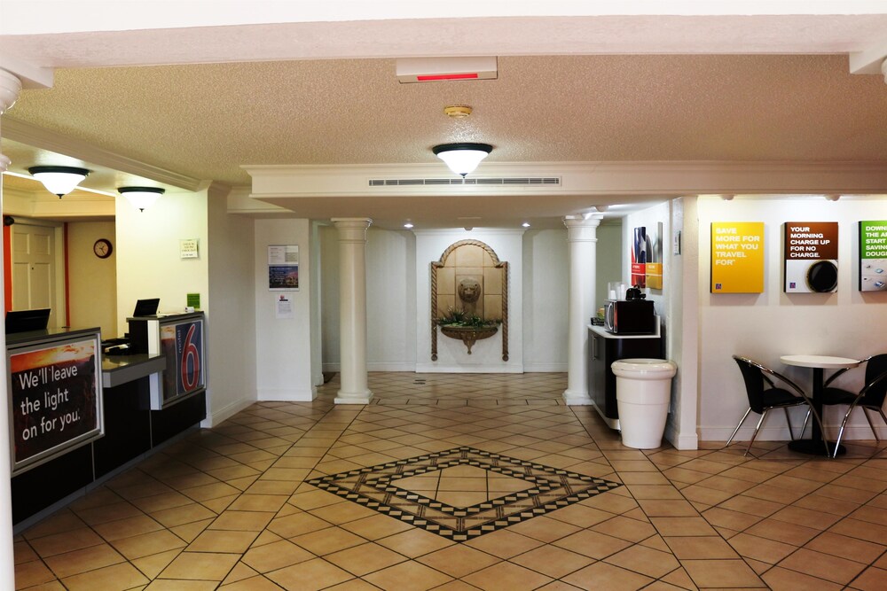 Motel 6 Beaumont Tx 2019 Room S 44 Deals Reviews Expedia Exterior Featured Image Lobby