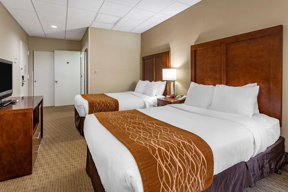 Comfort Inn Syosset - Long Island