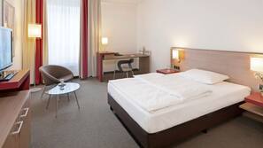 Hochwertige Bettwaren, Minibar, Zimmersafe, Schreibtisch