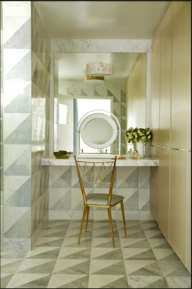 Bathroom, Avalon Hotel Beverly Hills, a Member of Design Hotels