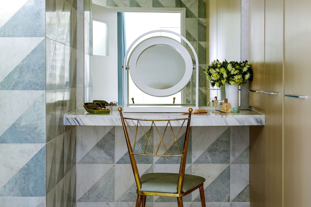 Bathroom, Avalon Hotel Beverly Hills, a Member of Design Hotels