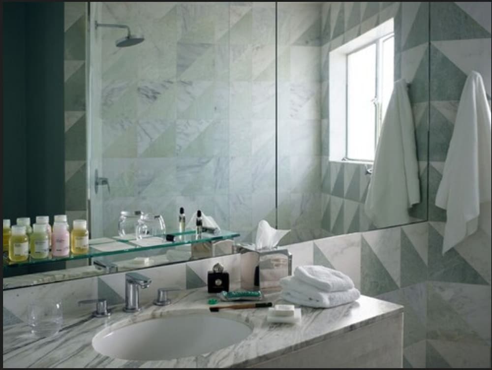 Bathroom, Avalon Hotel Beverly Hills, a Member of Design Hotels