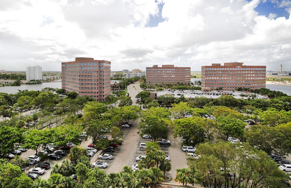 Hilton Miami Airport Blue Lagoon