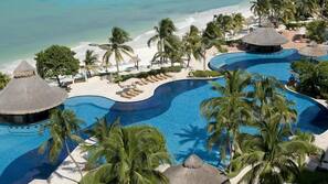 4 outdoor pools