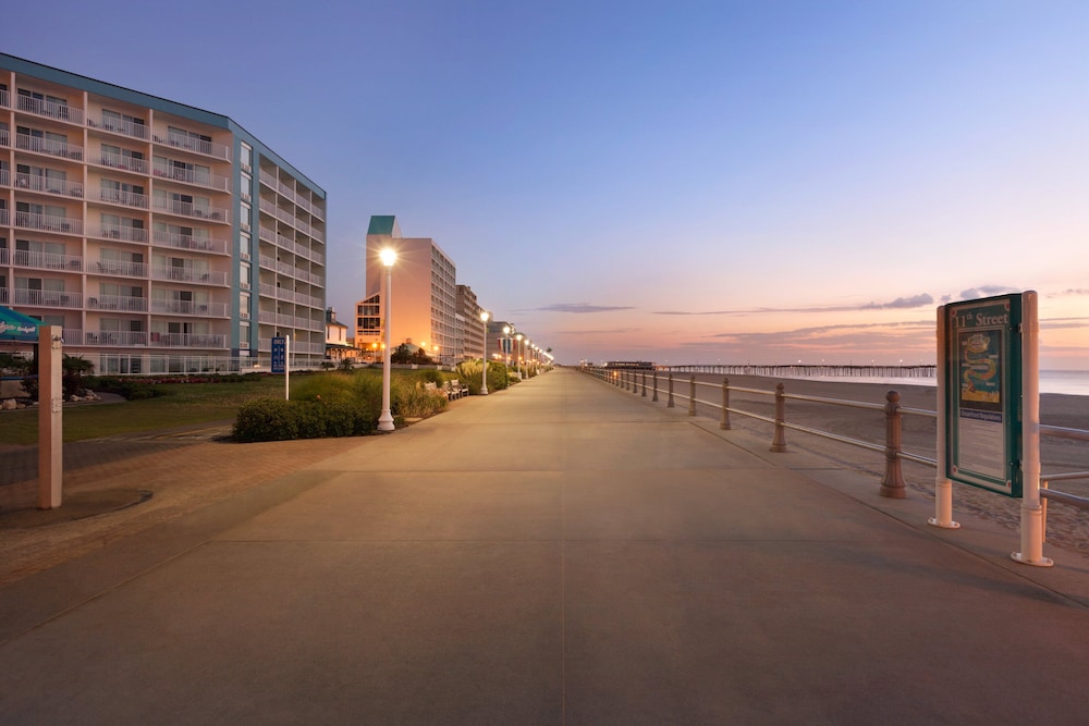 Exterior, Surfbreak Oceanfront Hotel, Ascend Hotel Collection