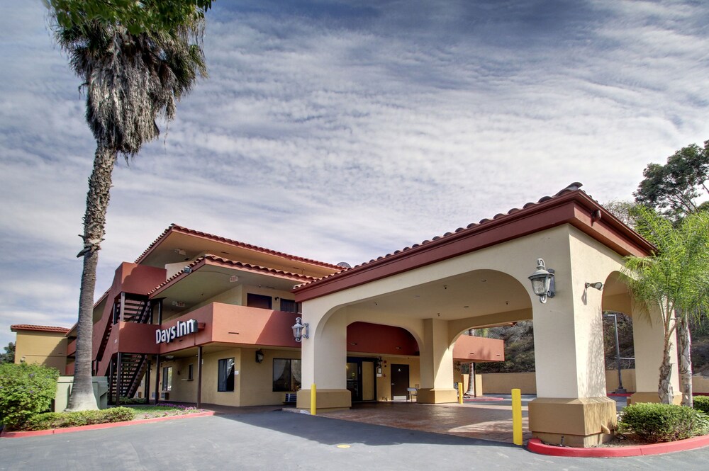 Days Inn by Wyndham Encinitas Moonlight Beach